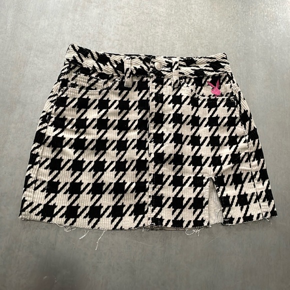 Playboy By PacSun Houndstooth Slit High Waisted Mini Skirt - Size 22 - Picture 2 of 16